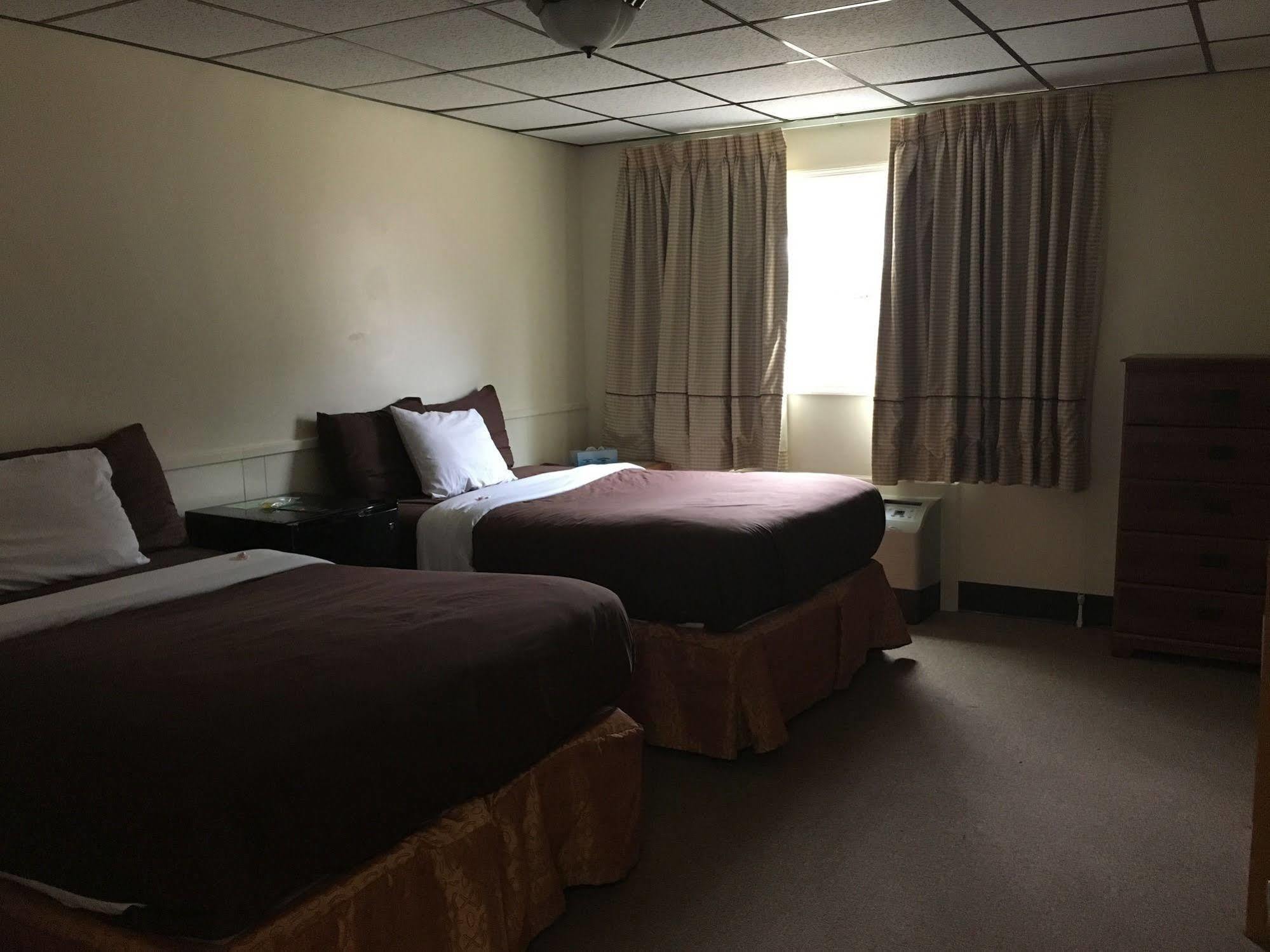 The Hotel 2*